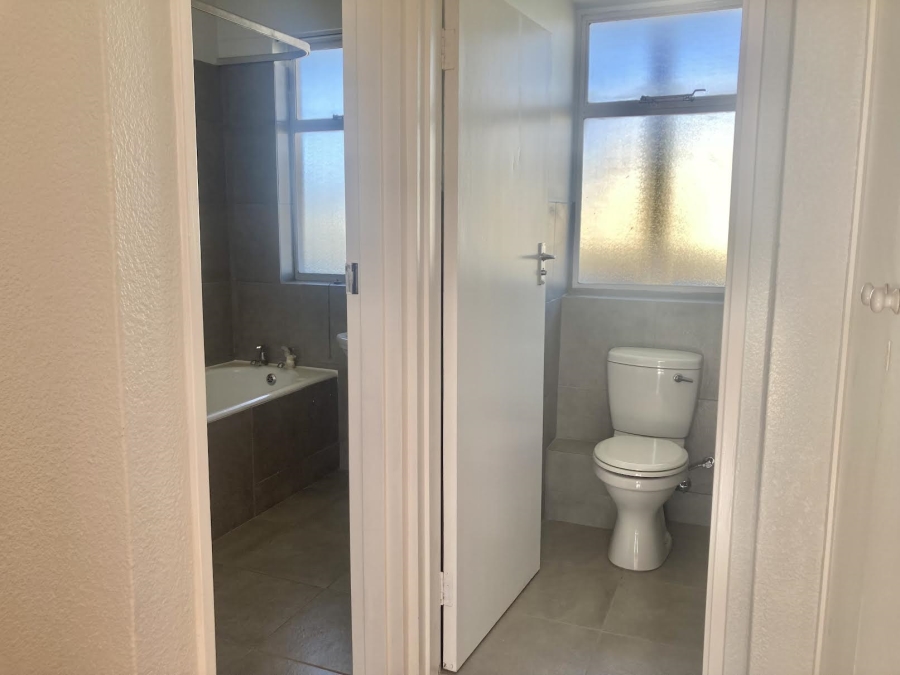 2 Bedroom Property for Sale in Wynberg Upper Western Cape